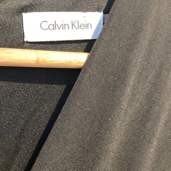 Calvin Klein Faux Wrap Dress Black With Gold Logo Buckle Size 6 - Picture 2 of 4